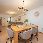 House With A Parking Space Novigrad - 23821