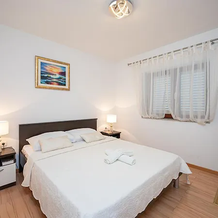 Feriehus House With A Parking Space Novigrad - 23821 *