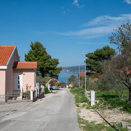Vakantiehuis House With A Parking Space Novigrad - 23821 *