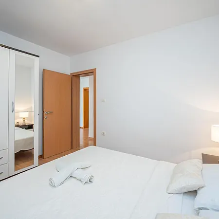 Holiday home House With A Parking Space Novigrad - 23821 Novigrad (Dalmatia)