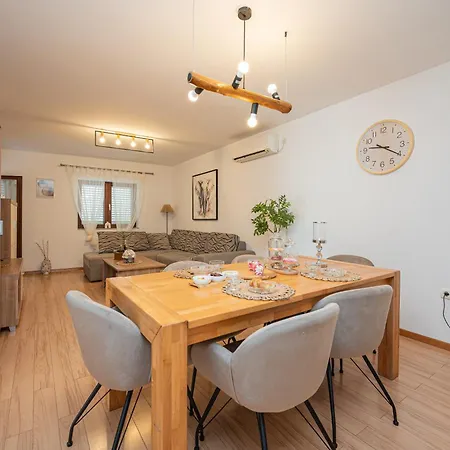 House With A Parking Space Novigrad - 23821